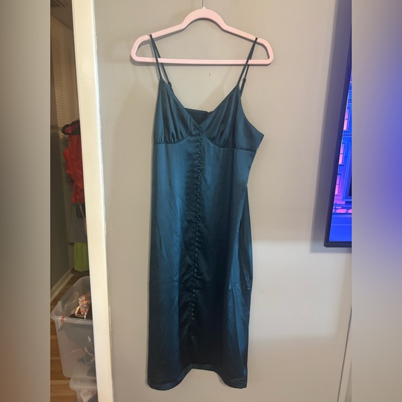 Chelsea28 Button Up Satin Slip Dress in Teal Abyss Size XL - Picture 2 of 4